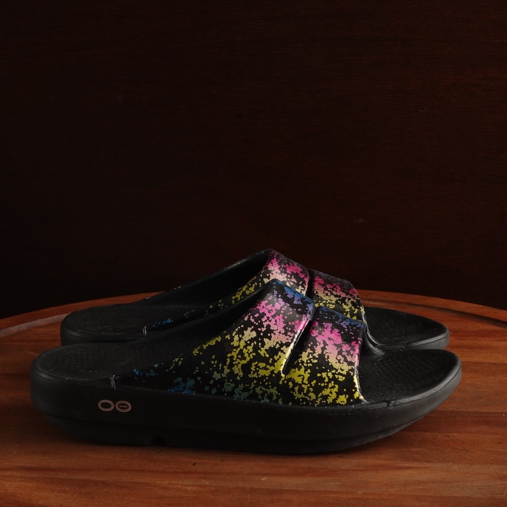 Oofos Sandals Womens SZ 7 BLK OOahh Slide 80s Arcade Recovery Comfort Pool Shoes
